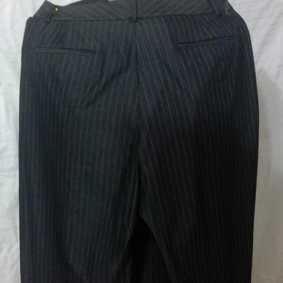 Beautiful Tahari 2 piece Pant Suit - Jacket size 10 Pants Size 8 - Picture 9 of 12